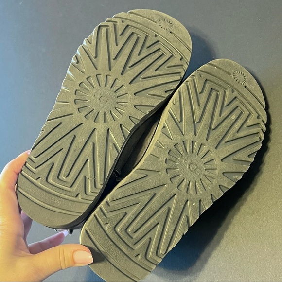 UGG Classic mini suede women’s boot, grey and metallic, shearling size 7US - Picture 6 of 12